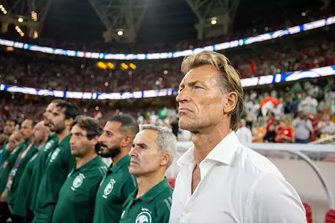 رينارد يسجل رقما سلبيا مع منتخب السعودية بعد الهزيمة من الجزائر وديا